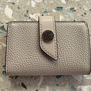 MICHAEL KORS CREDIT CARD/CHANGE WALLET